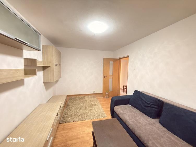 Apartament cu 3 camere decomandat în Lipovei
