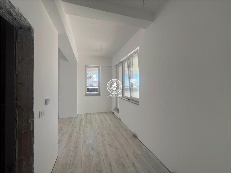 Apartament cu 4 camere decomandat în Galata