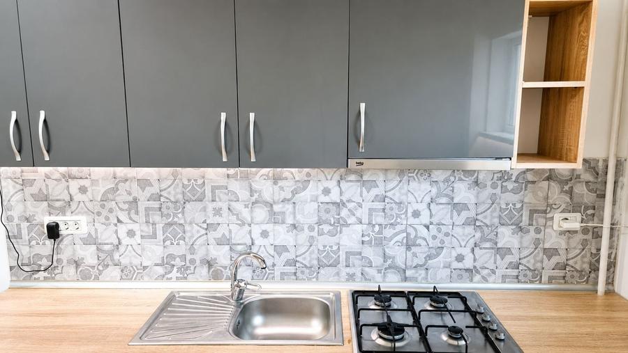 Apartament cu 2 camere decomandat în Roșu