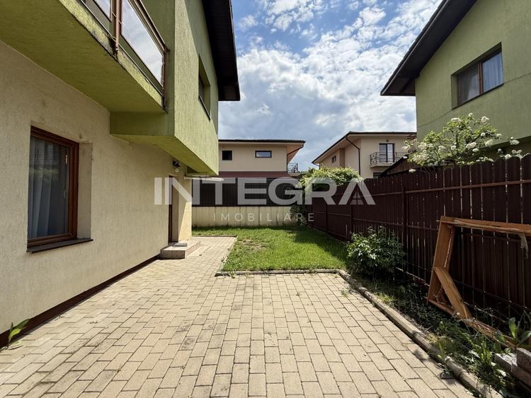 Duplex cu 4 camere cu Canalizare în Florești