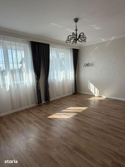 Casă cu 4 camere cu Teren 369 Mp în Blejoi