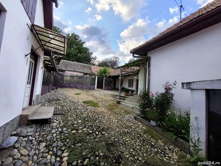 Casă cu 6 camere cu Teren 1846 Mp în Răhău