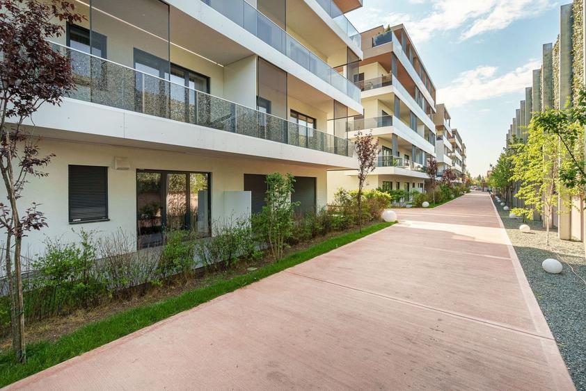 Apartament cu 2 camere semidecomandat, mobilat în Băneasa