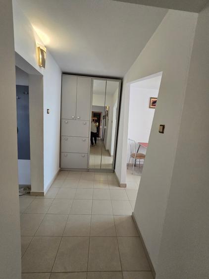 Apartament cu 3 camere decomandat în Simion Bărnuțiu