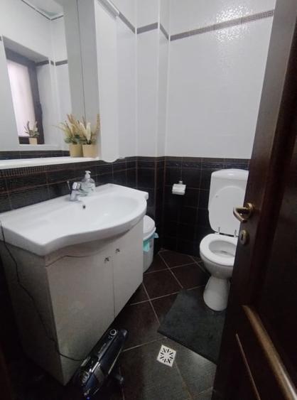 Casă individuală cu 5 camere cu Canalizare în Vălenii de Munte
