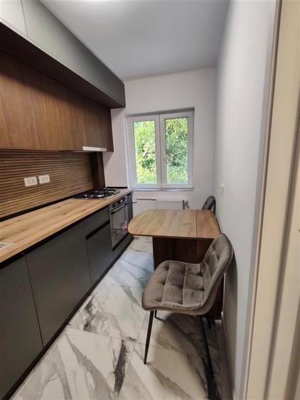 Apartament cu 2 camere decomandat în Titan