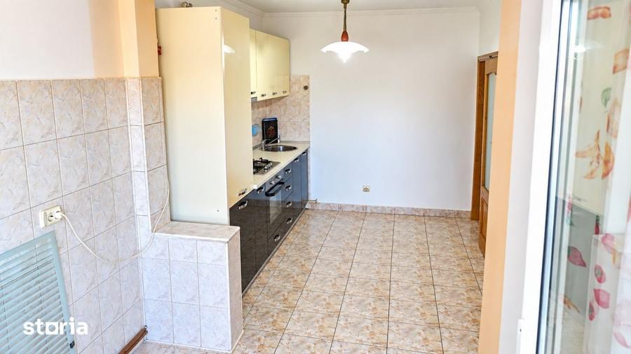 Casă cu 5 camere cu Teren 219 Mp în Moșoaia