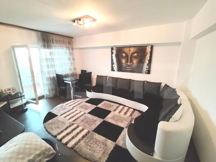 Apartament cu 3 camere decomandat, mobilat în Micro 11