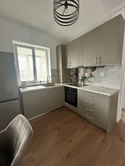 Apartament cu 2 camere semidecomandat, mobilat în Florești