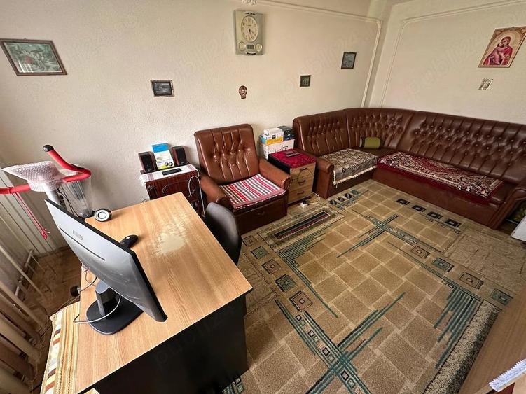Apartament cu 3 camere decomandat în Sud