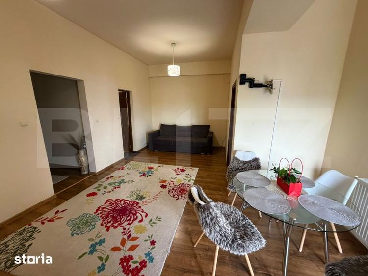 Apartament cu 3 camere decomandat în Micro 17