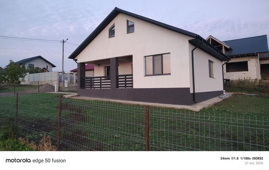 Casă cu 4 camere cu Teren 550 Mp în Braniștea