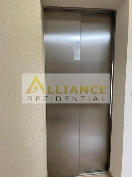 Apartament cu 3 camere decomandat în Metalurgiei