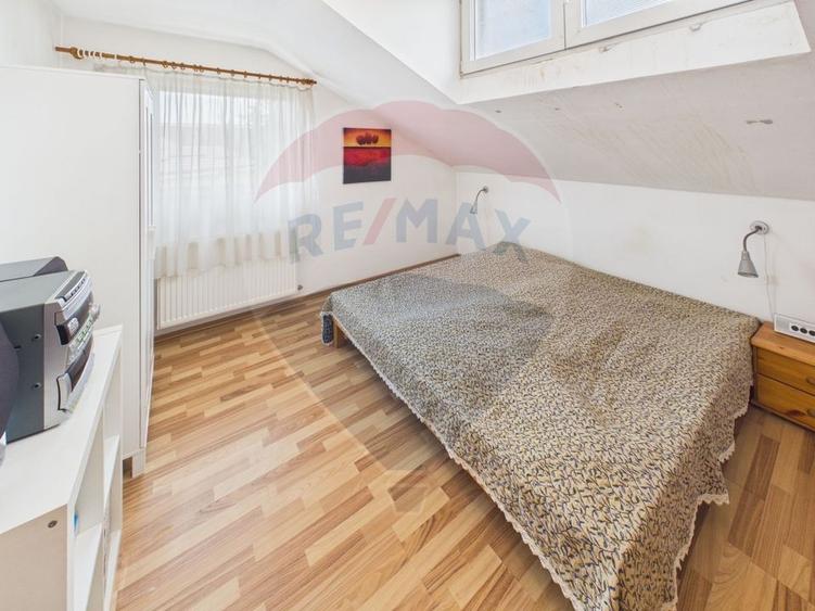 Casă individuală cu 5 camere cu Teren 1000 Mp în Sud