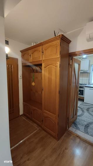 Apartament cu 3 camere decomandat în Carrefour