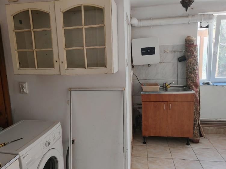 Casă individuală cu 1 camere cu Canalizare în Lunei