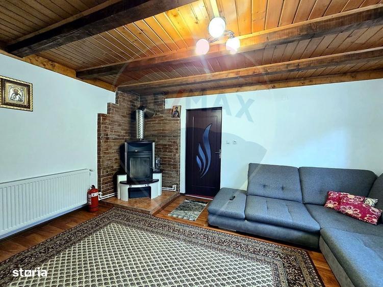 Casă cu 4 camere în Râșca