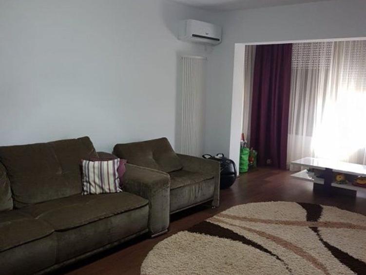 Apartament cu 2 camere decomandat în Bd. Coșbuc