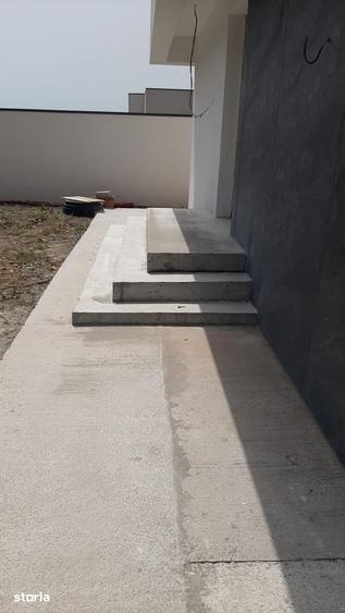 Casă cu 4 camere cu Teren 403 Mp în Cumpăna