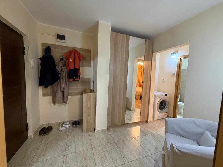 Apartament cu 2 camere decomandat în Trocadero