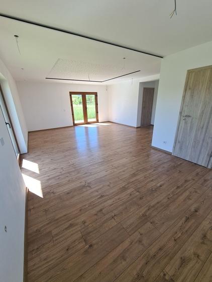 Casă cu 4 camere în Vulcan