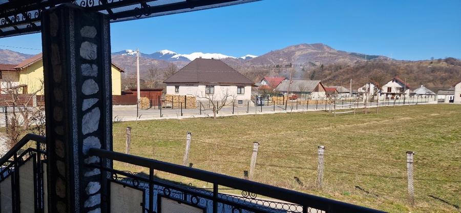 Casă individuală cu 5 camere cu Teren 2311 Mp în Leordina