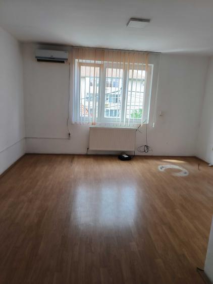 Spațiu comercial, de 100 mp, în Central