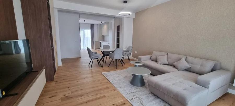 Apartament cu 3 camere semidecomandat, mobilat în Pipera