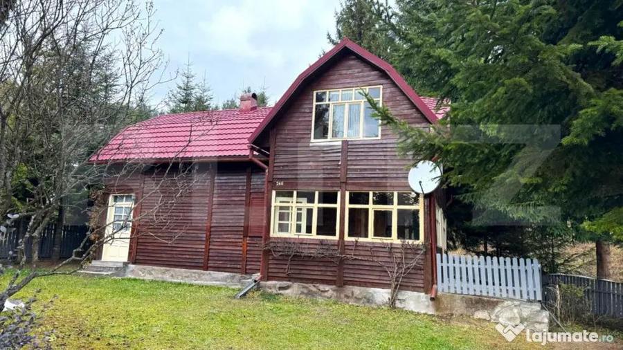 Casă cu 4 camere cu Teren 500 Mp în Colibița