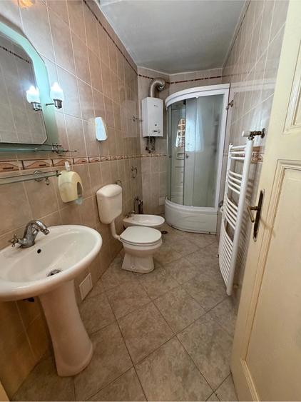 Casă cu 3 camere cu Teren 130 Mp în Eminescu