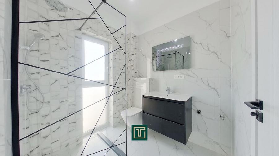 Apartament cu 3 camere decomandat în Miorița