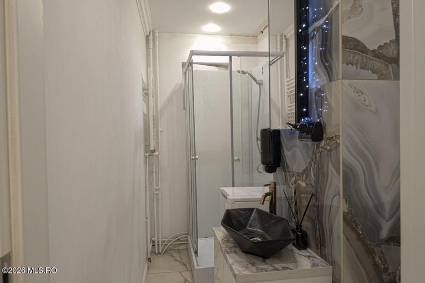 Apartament cu 2 camere nedecomandat, mobilat în Spitalul Județean