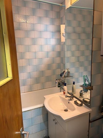 Apartament cu 3 camere decomandat în Tineretului