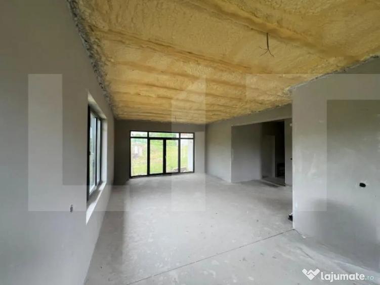 Casă cu 5 camere cu Teren 1112 Mp în Apahida