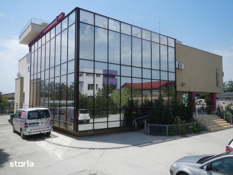 Spațiu comercial, de 1,316 mp, în Centrul Civic