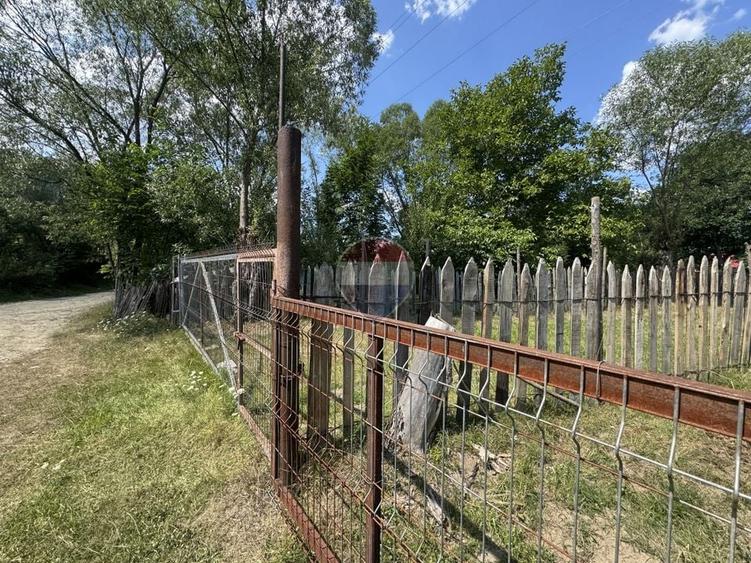 Teren Construcții intravilan de 2860 mp, în Borca