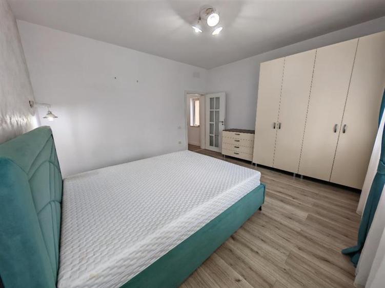 Casă cu 3 camere cu Canalizare în Periferie
