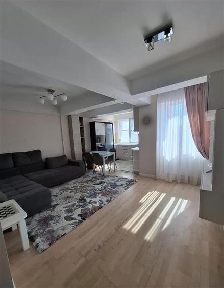 Apartament cu 3 camere decomandat în Tătărași