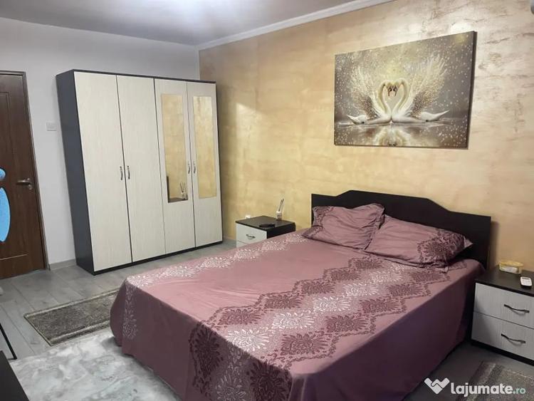 Garsonieră decomandată în Central