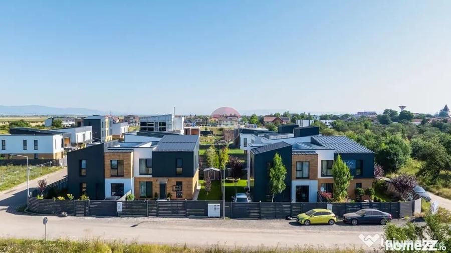 Casă cu 4 camere cu Teren 538 Mp în IAR