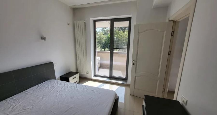 Apartament cu 2 camere semidecomandat, mobilat în City Park Mall
