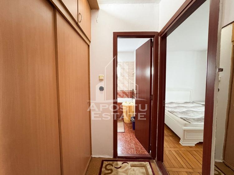 Apartament cu 2 camere semidecomandat în Girocului