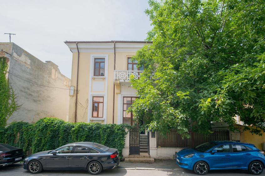 Casă individuală cu 16 camere cu Canalizare în Peninsula