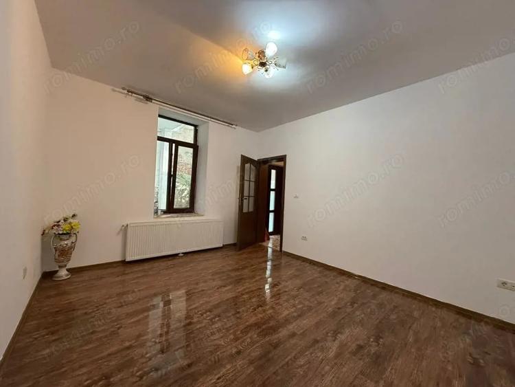 Casă cu 2 camere cu Teren 60 Mp în Fabric