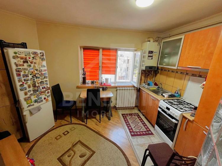 Apartament cu 2 camere decomandat în Craiovița Nouă
