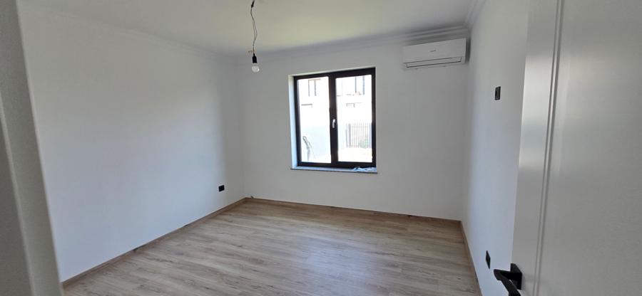 Casă individuală cu 3 camere cu Teren 500 Mp în Nord-Est