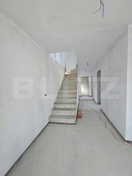 Casă cu 5 camere cu Teren 550 Mp în Săcueni