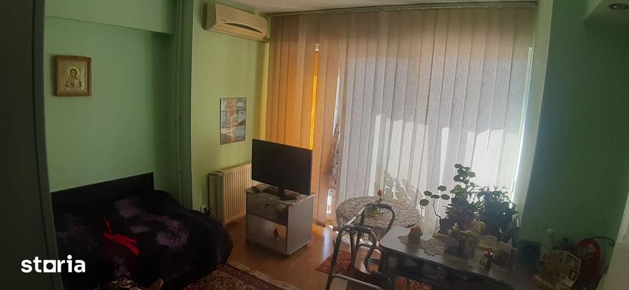 Apartament cu 3 camere decomandat în Valea Cetății