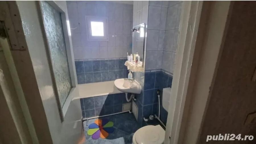 Apartament cu 3 camere decomandat în Barieră