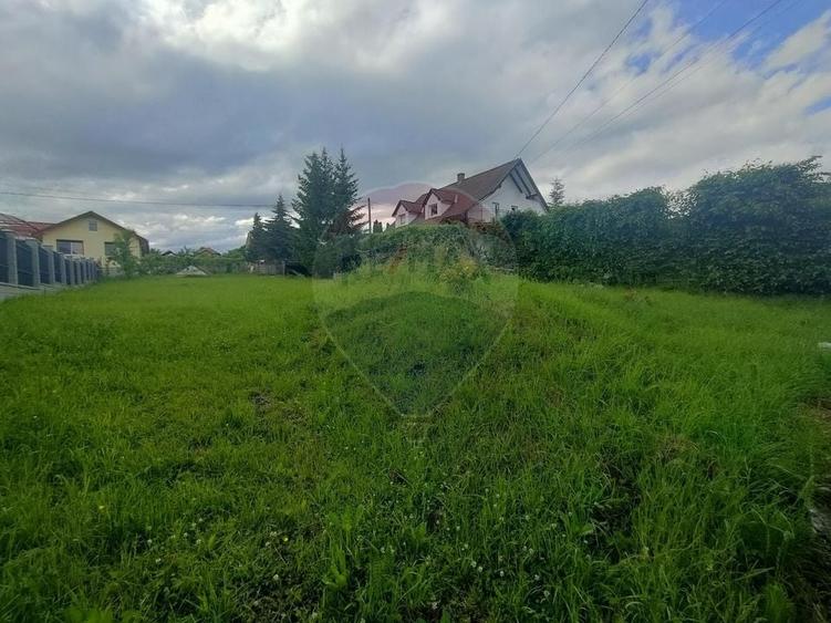 Teren Construcții intravilan de 613 mp, în Sadu